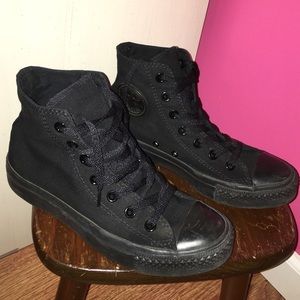 Black High top Converse