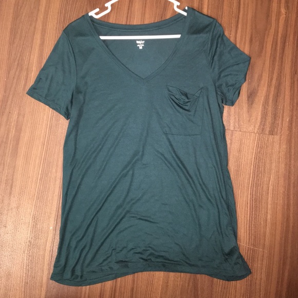 Perfect condition soft pocket vneck!