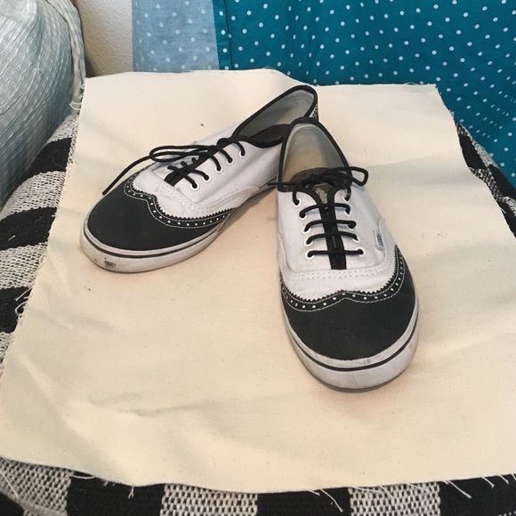 vans wingtip black and white