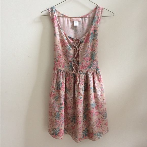 Urban Outfitters  Floral Lace Up Dress - Picture 1 of 4