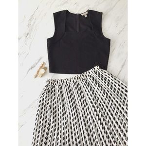 {{Banana Republic}} sleeveless black crop top