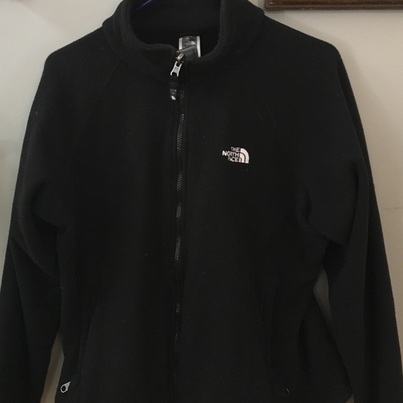 Size M North Face fleece