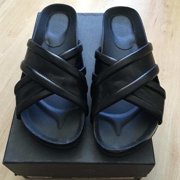 Vince Orson black leather sandal, size 10.5-11