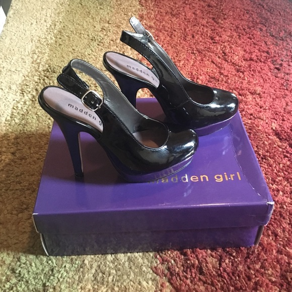 Madden Girl color block heels sized 5.5