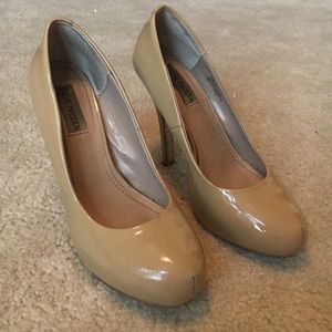 Steve Madden Nude Pumps
