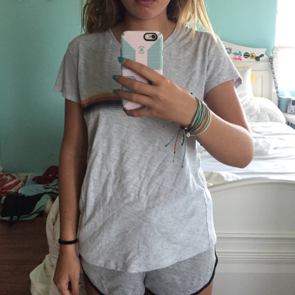 RARE BRANDY MELVILLE TEE SHIRT❤️ - Picture 2 of 2