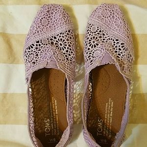 Lilac crochet size 6 toms