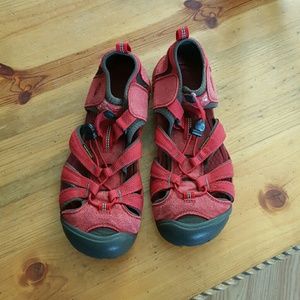 Gently loved keen sandals