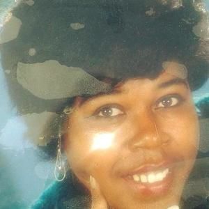 Meet your Posher, Joyce