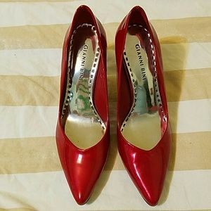 Size 6 Gianni Bini 3 in heel