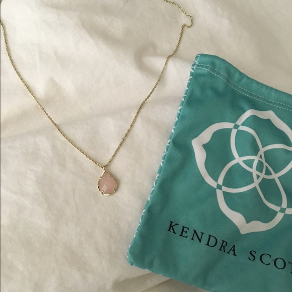 Kendra Scott Rose Quartz Pendant Necklace