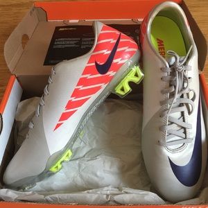 Women's Mercurial Vapor Soccer Cleats BRAND NEW