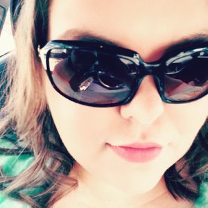 Meet your Posher, Leslie