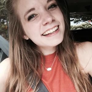 Meet your Posher, Alyssa