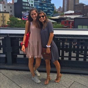 Meet your Posher, Demi