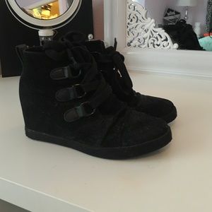 Black aldo wedged sneaker