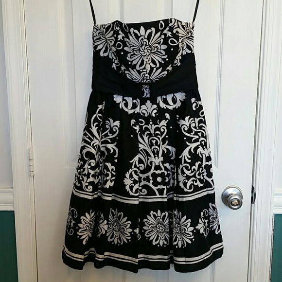 White House Black Market Strapless Dress