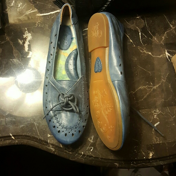shoe - Picture 2 of 2