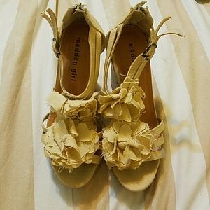 Madden girl klover size 6 wedges