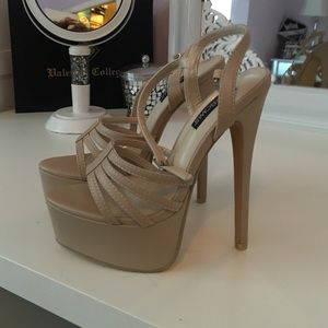 Tony bowls Nina swim shoes