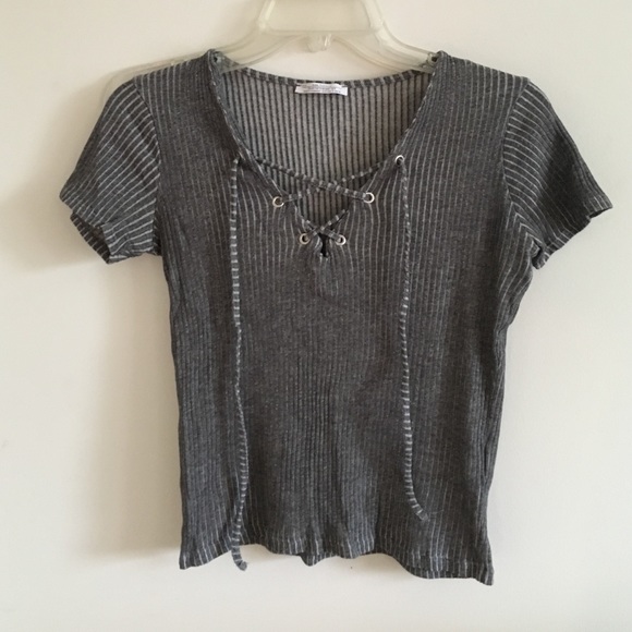 Zara Tops - Zara short sleeve lace up top