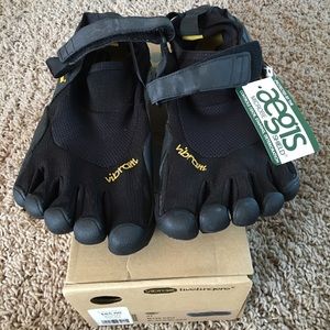 Vibram Fivefingers - Mens Size 41