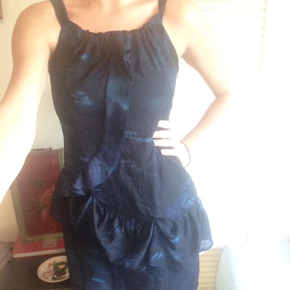 Vera wang blue ruffle cocktail dress