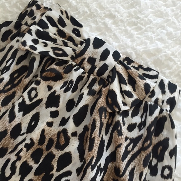 Flirty Leopard Print Skirt w/ Bow - Picture 3 of 4