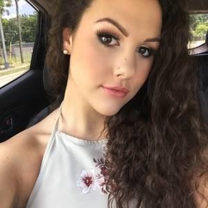 Meet your Posher, Abigail