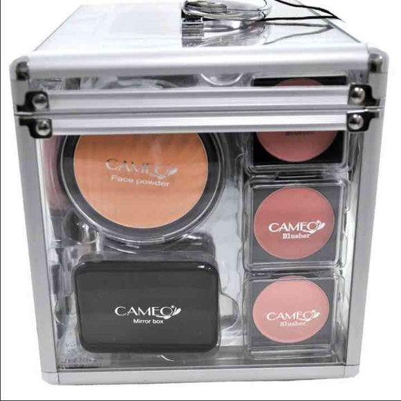 Cameo makeup set - Picture 2 of 4