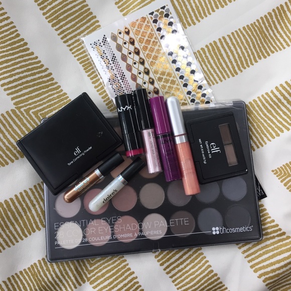MAKEUP
