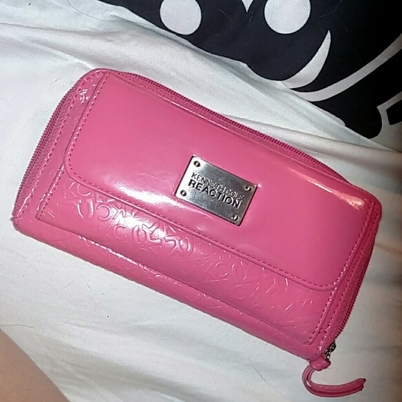 Kenneth Cole Wallet - Picture 1 of 3