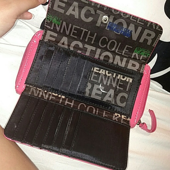 Kenneth Cole Wallet - Picture 3 of 3