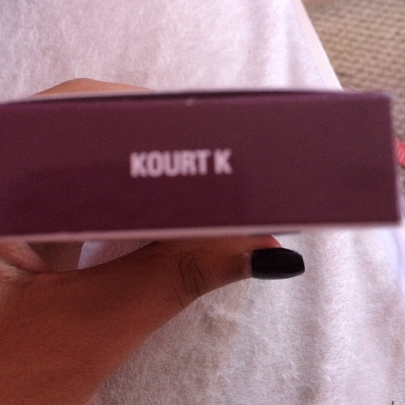 Posie K and Kourt K - Picture 2 of 4