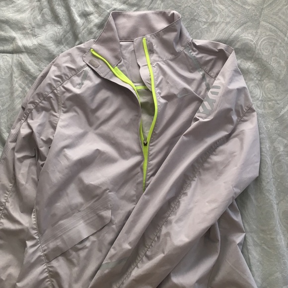 🚫SOLD🚫Nike wind breaker size xs