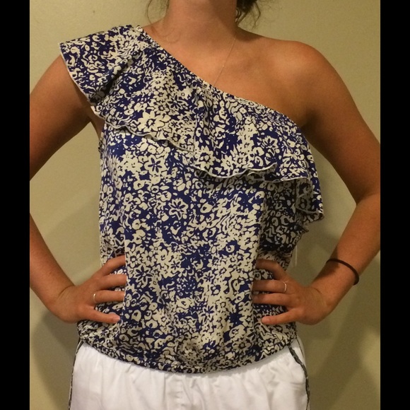 American Eagle top