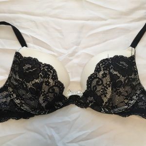 Victoria's Secret lacy black/white bra, 32A