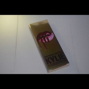 KYLIE COSMETICS LEO LIPKIT BIRTHDAY EDITION