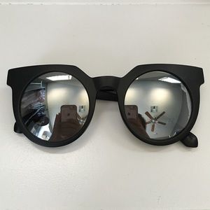 Matte Black Circle Sunglasses