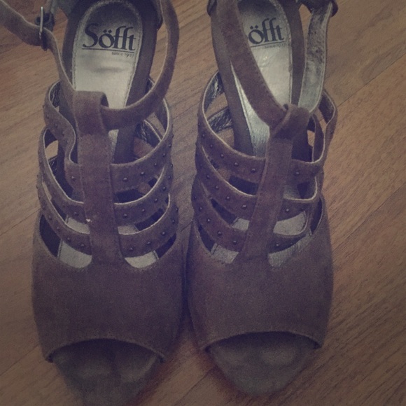 Sofft grey peep toe heel