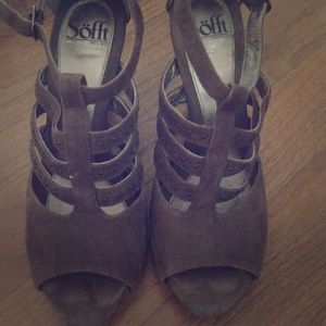 Sofft grey peep toe heel