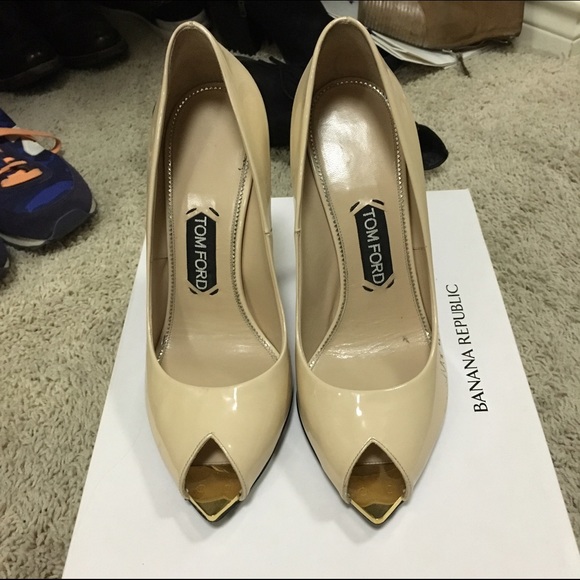 Tom Ford Nude Parent Peep toe pumps