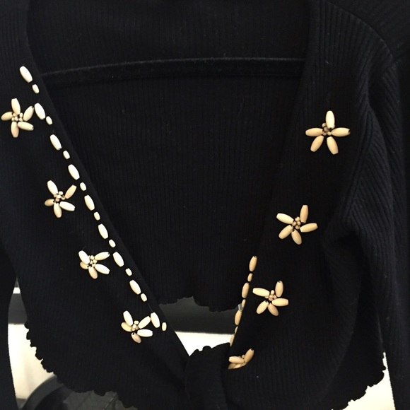 Obe Black cotton shrug with beautiful wooden bead