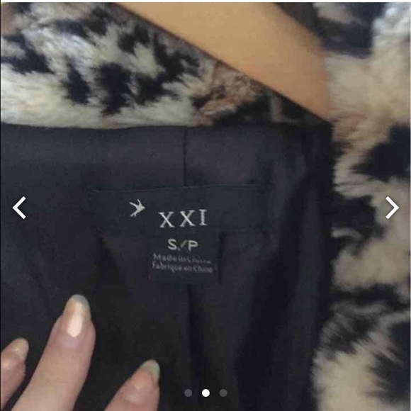 forever 22 faux fur jacket $25 on merc - Picture 2 of 3