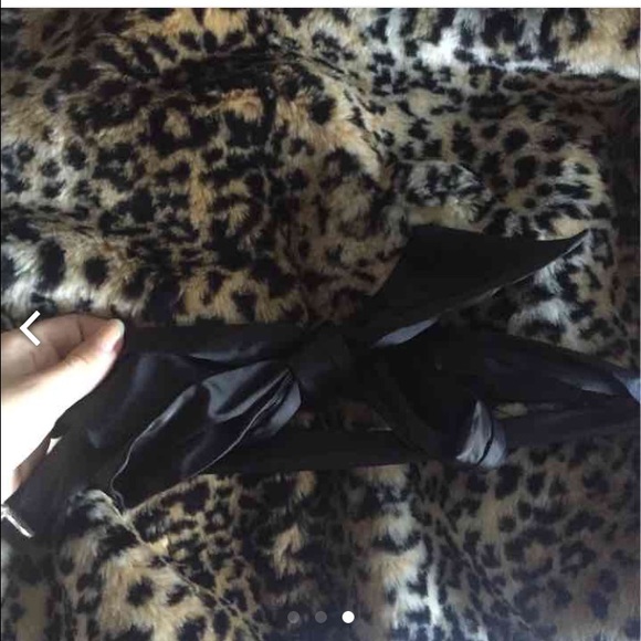 forever 22 faux fur jacket $25 on merc - Picture 3 of 3