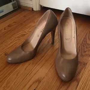 Women's nude pump heels, size 8