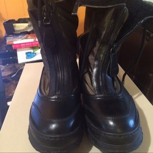 Burberry snow boots