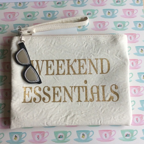NWT weekend essentials large makeup bag/wristlet