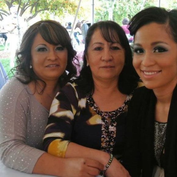 Meet your Posher, Claudia - Picture 1 of 1