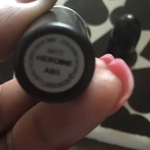 🚨SOLD🚨Authentic MAC Heroine Matte Lipstick - Picture 3 of 4